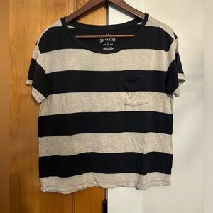American Eagle top - xs